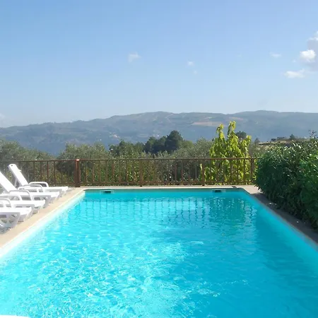Outros Tempos Turismo De Aldeia בית הארחה