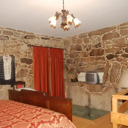 Outros Tempos Turismo De Aldeia Gasthuis 4*