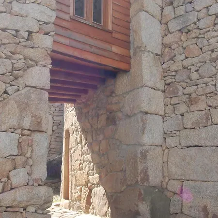 Outros Tempos Turismo De Aldeia Maison d'hôtes Aricera