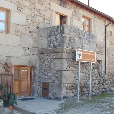 Outros Tempos Turismo De Aldeia בית הארחה Aricera