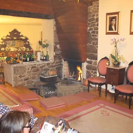 Outros Tempos Turismo De Aldeia בית הארחה