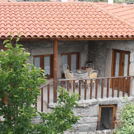 Outros Tempos Turismo De Aldeia בית הארחה Aricera