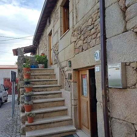 בית הארחה Outros Tempos Turismo De Aldeia 4*