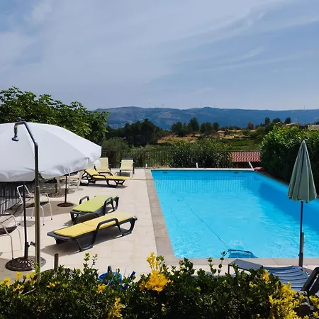 Outros Tempos Turismo De Aldeia בית הארחה Aricera