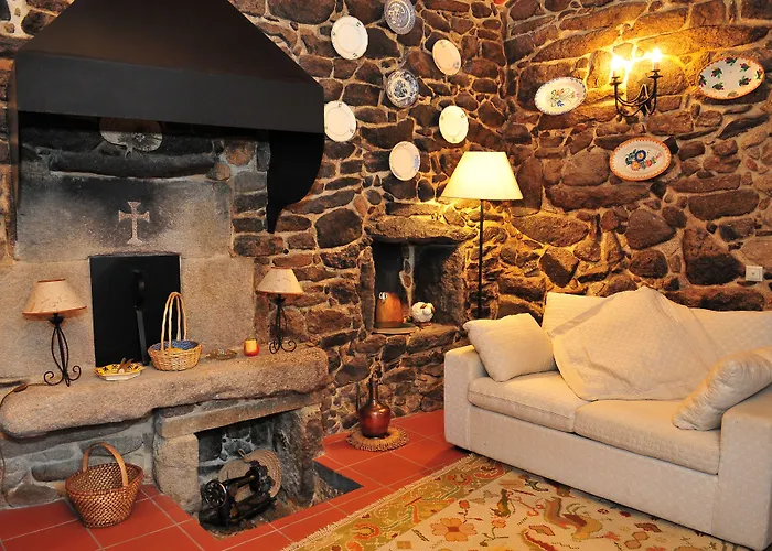 Outros Tempos Turismo De Aldeia ゲストハウス