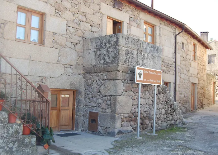 בית הארחה Outros Tempos Turismo De Aldeia 4*