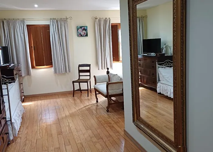 Outros Tempos Turismo De Aldeia בית הארחה Aricera