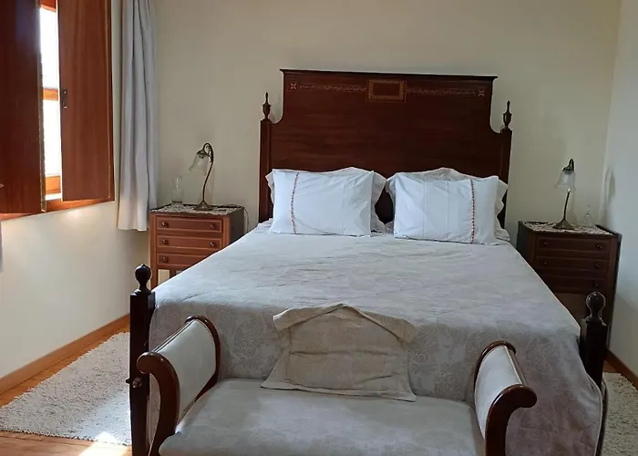 Outros Tempos Turismo De Aldeia ゲストハウス 4*