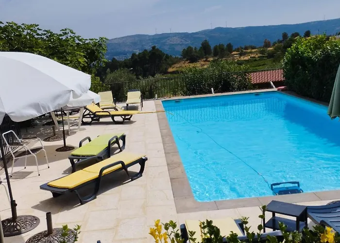 Outros Tempos Turismo De Aldeia ゲストハウス