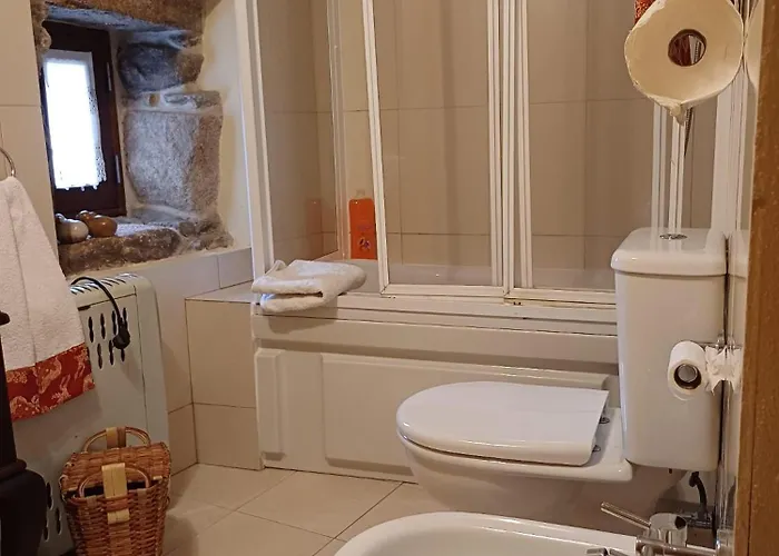 ゲストハウス Outros Tempos Turismo De Aldeia 4*