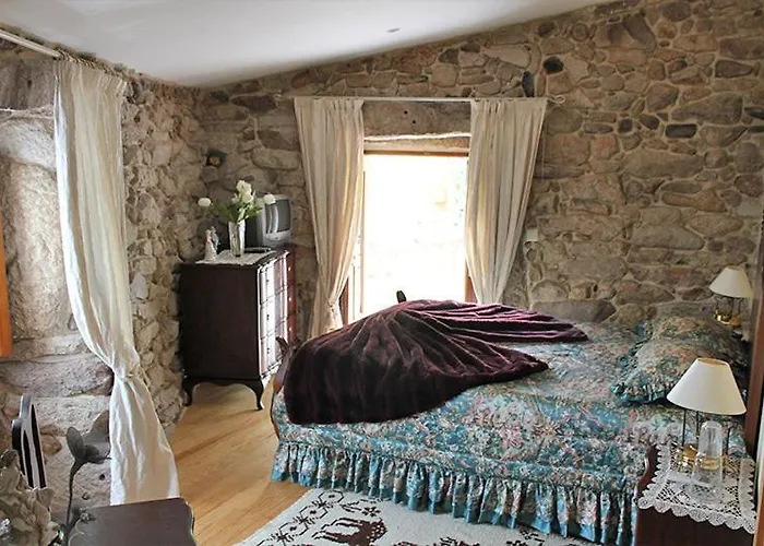 Outros Tempos Turismo De Aldeia 4*